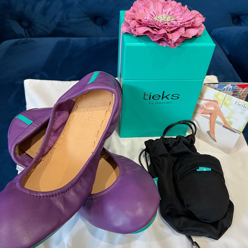 Tieks Classic “lilac” brand new, complete with everything.